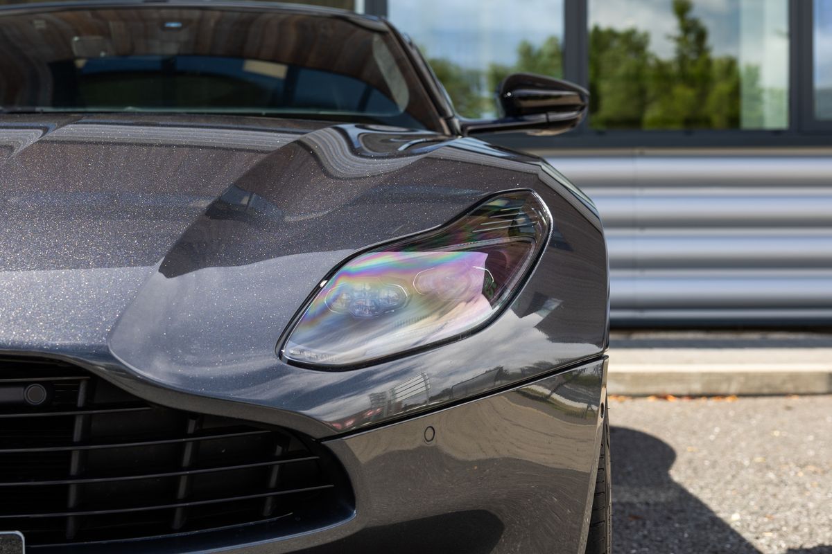 2022 Aston Martin DB11 V8