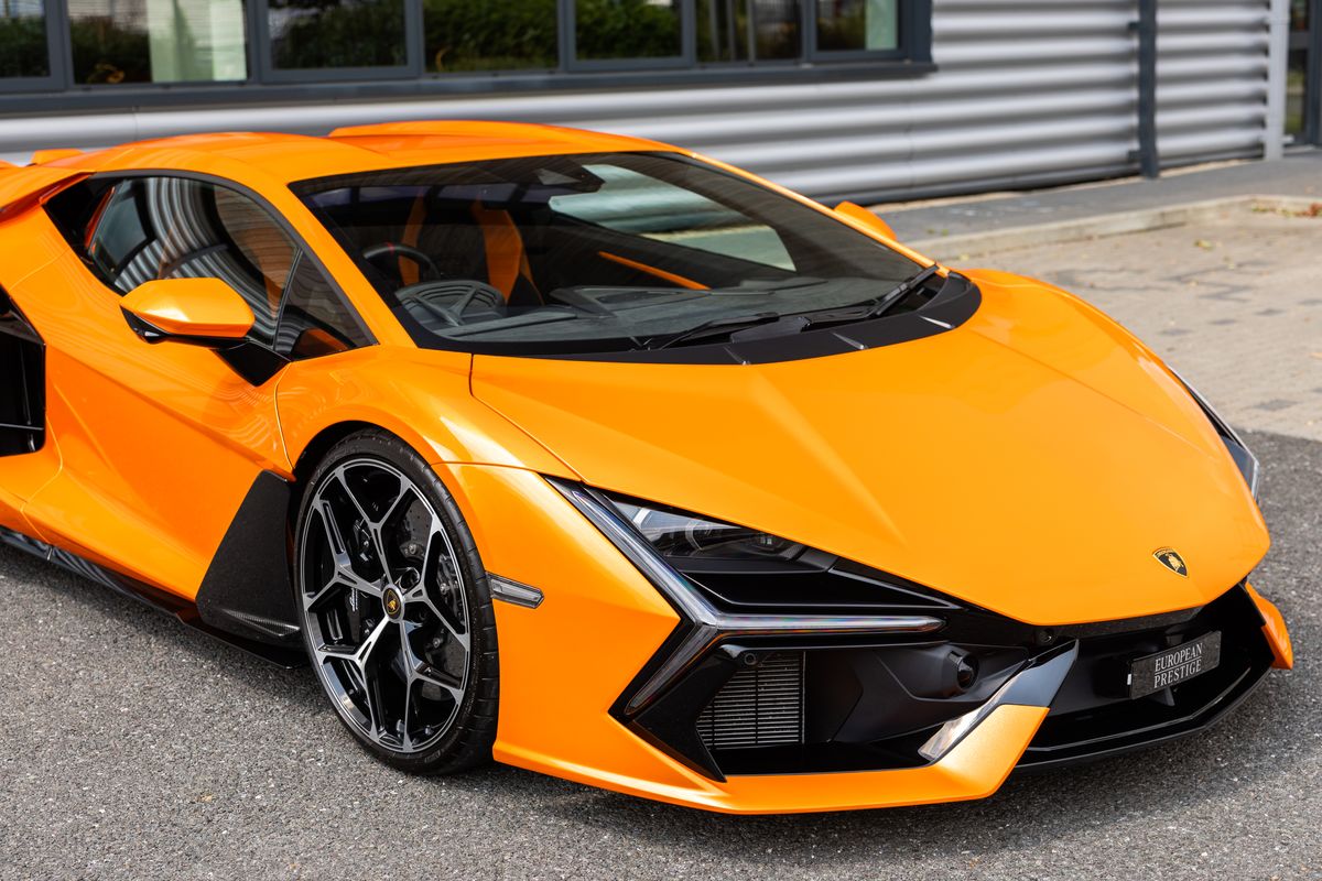 2024 Lamborghini Revuelto