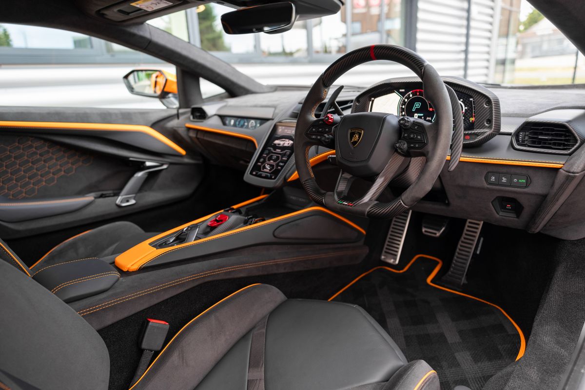 2024 Lamborghini Revuelto