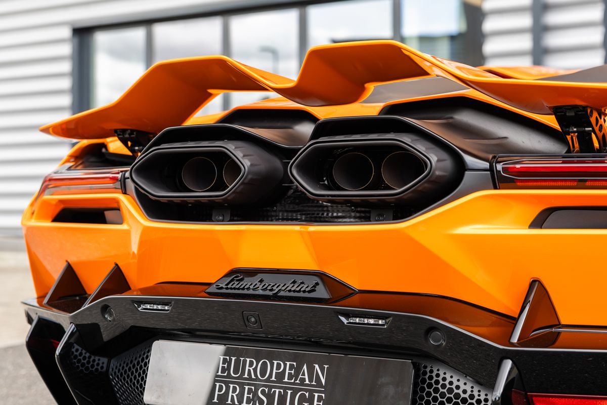 2024 Lamborghini Revuelto
