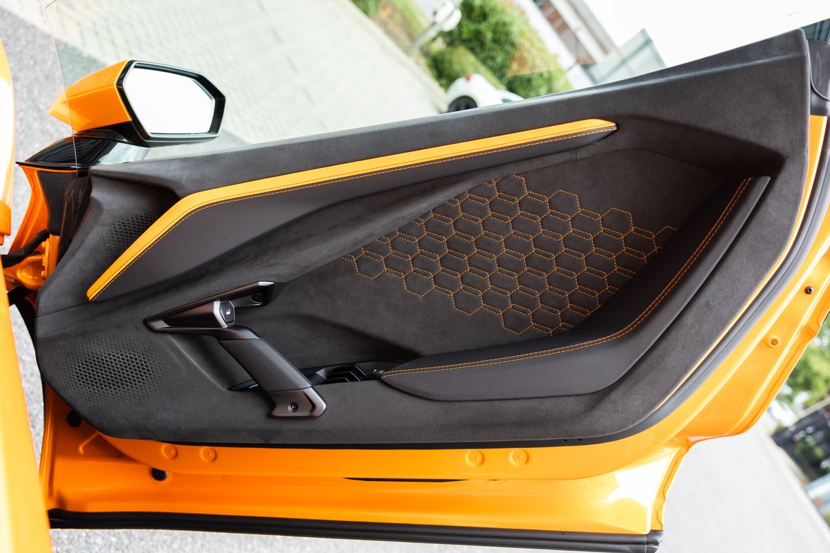 2024 Lamborghini Revuelto
