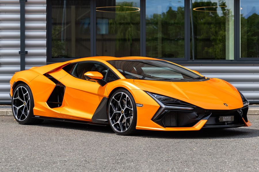Lamborghini Revuelto
