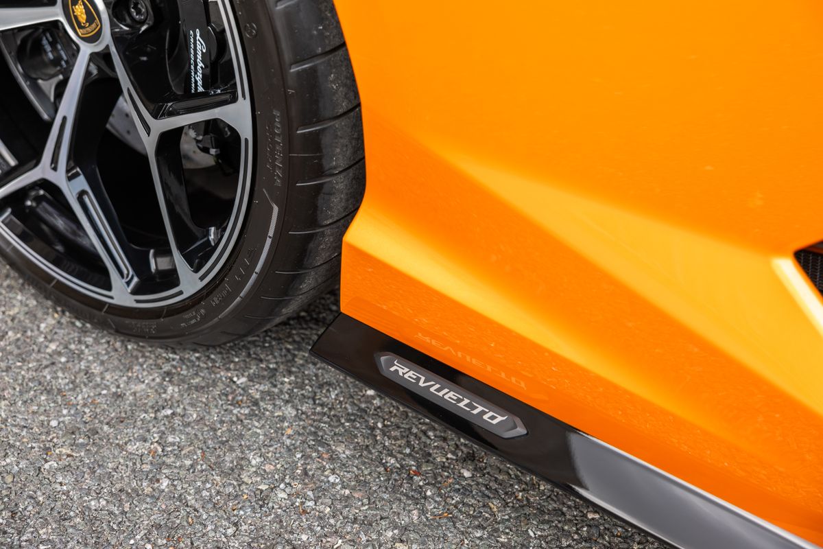2024 Lamborghini Revuelto