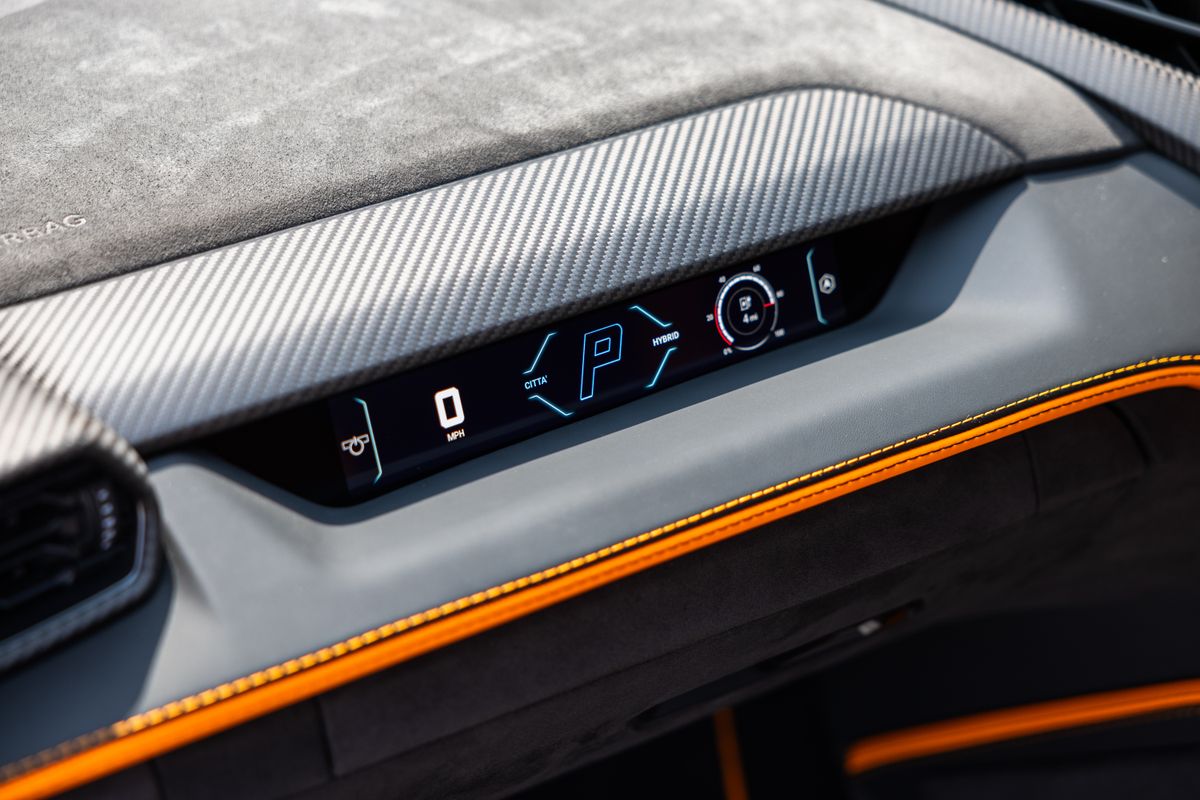 2024 Lamborghini Revuelto