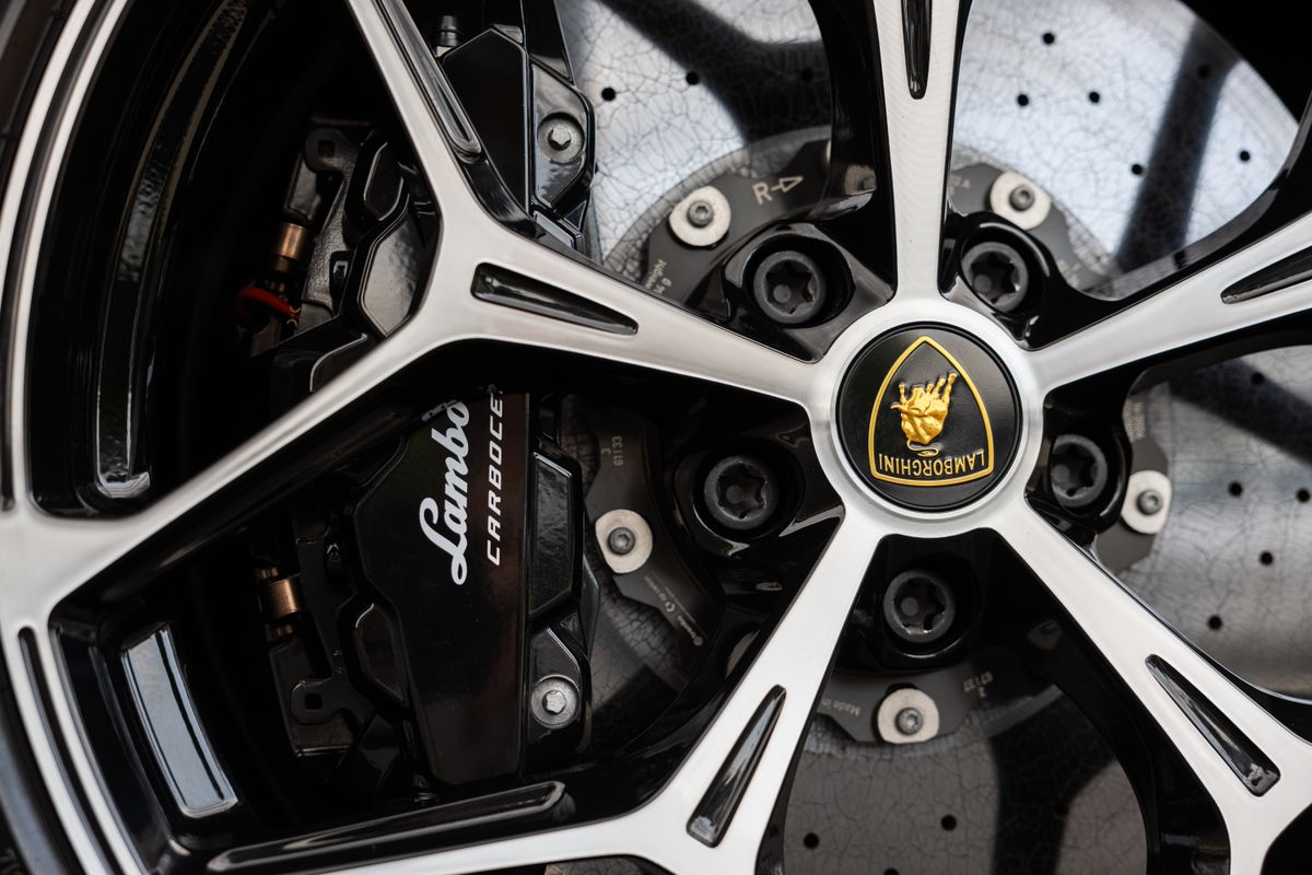 2024 Lamborghini Revuelto