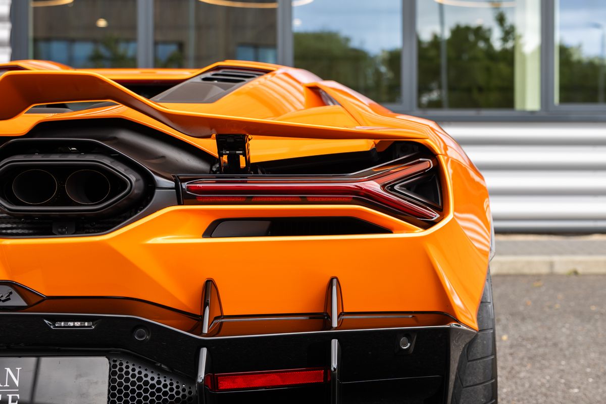 2024 Lamborghini Revuelto