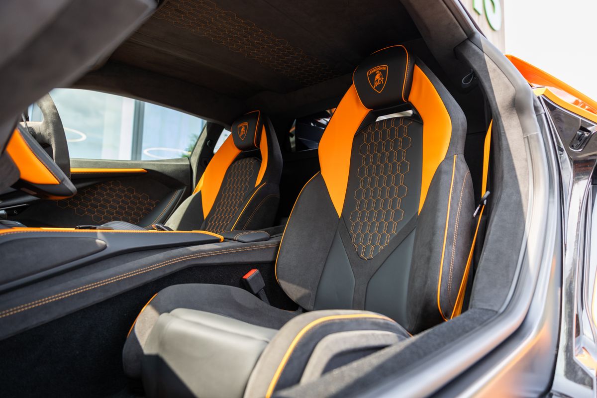 2024 Lamborghini Revuelto