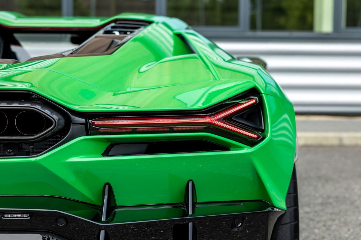 2024 Lamborghini Revuelto