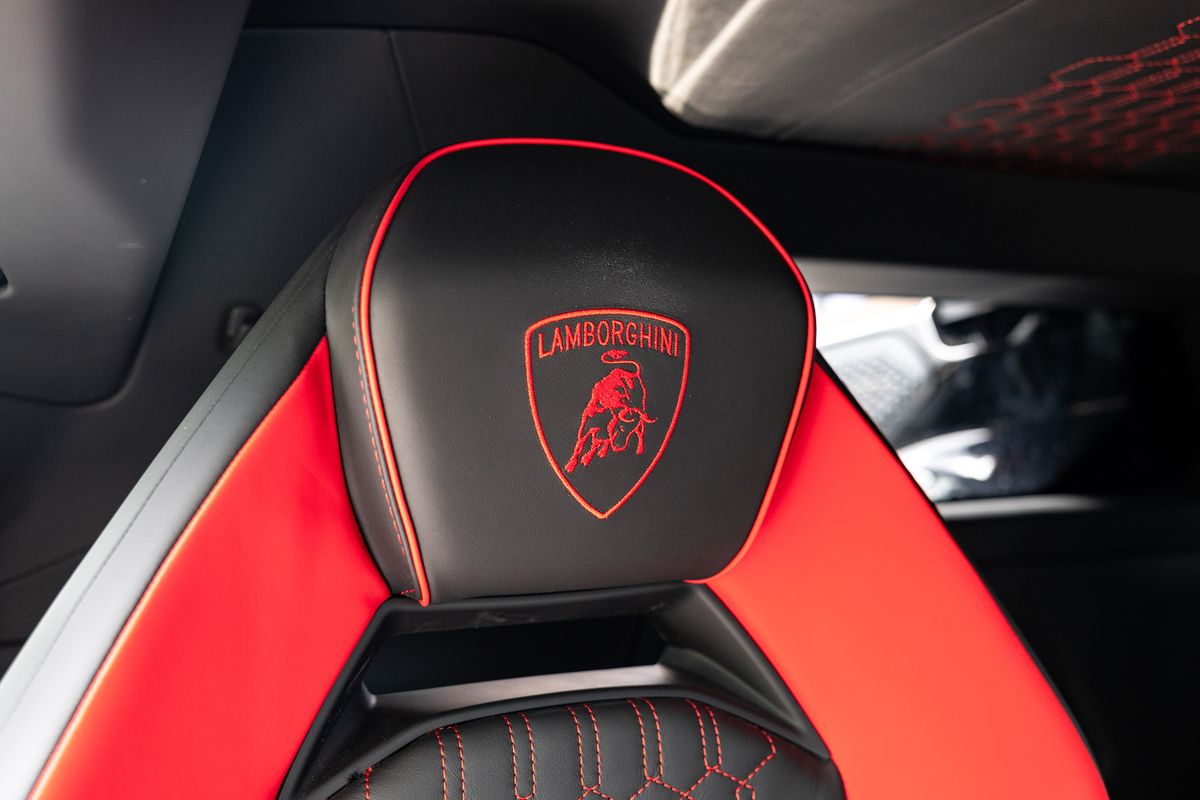 2024 Lamborghini Revuelto