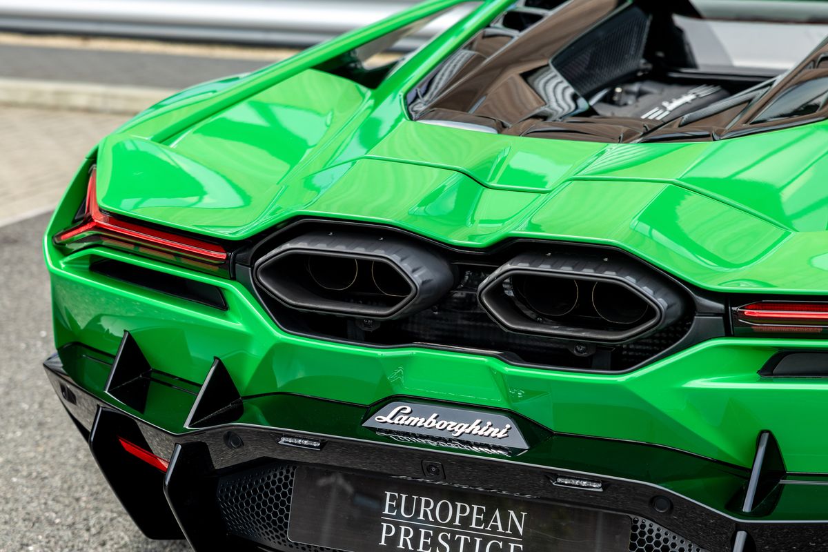 2024 Lamborghini Revuelto