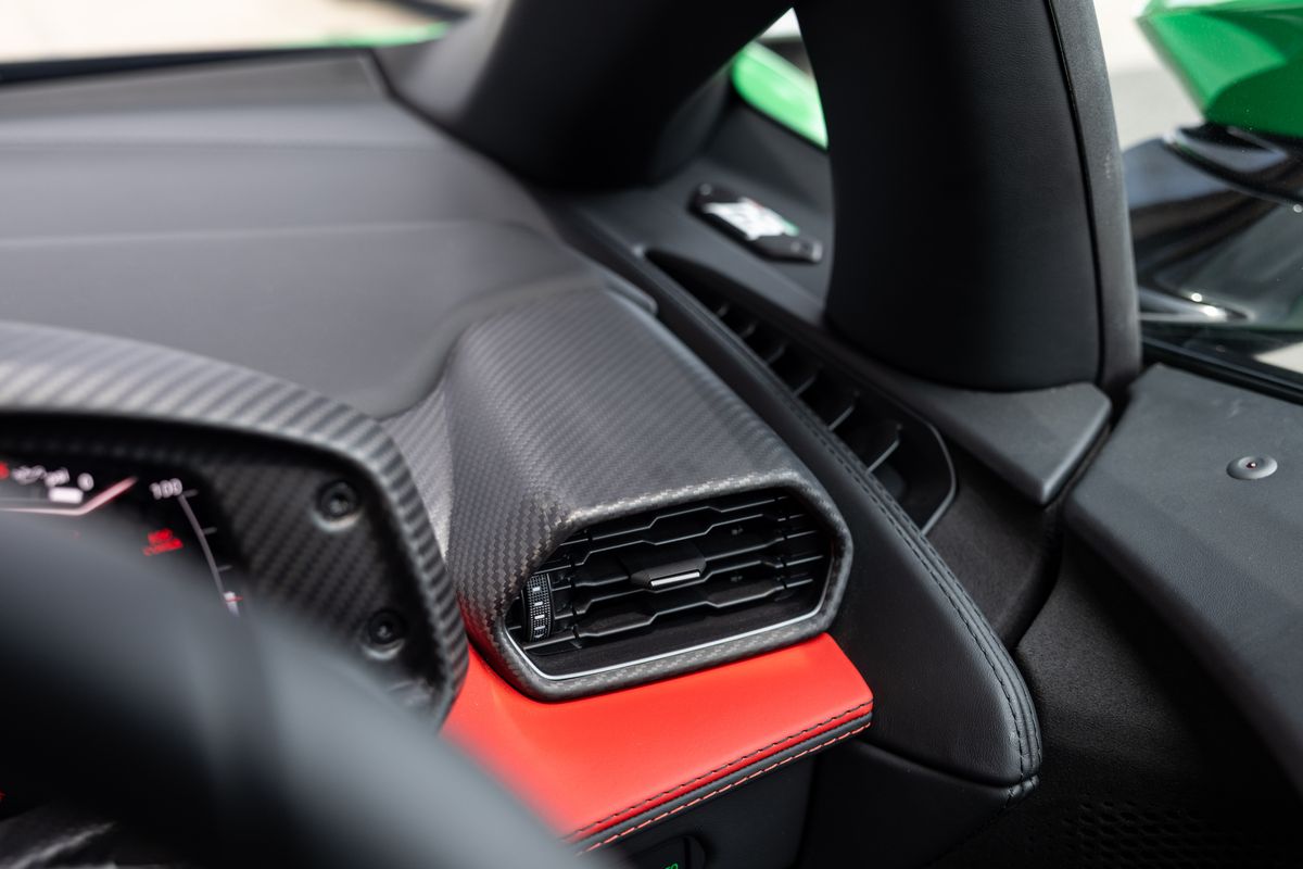 2024 Lamborghini Revuelto