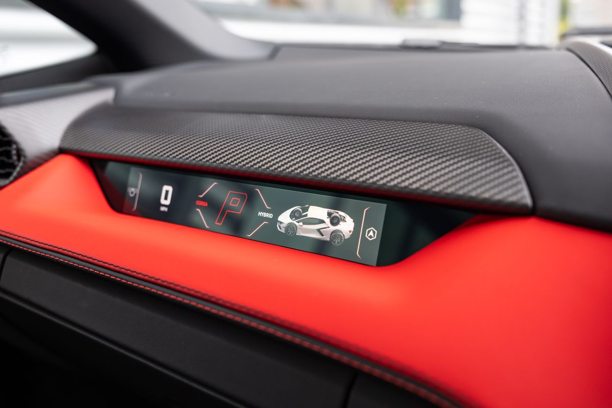 2024 Lamborghini Revuelto