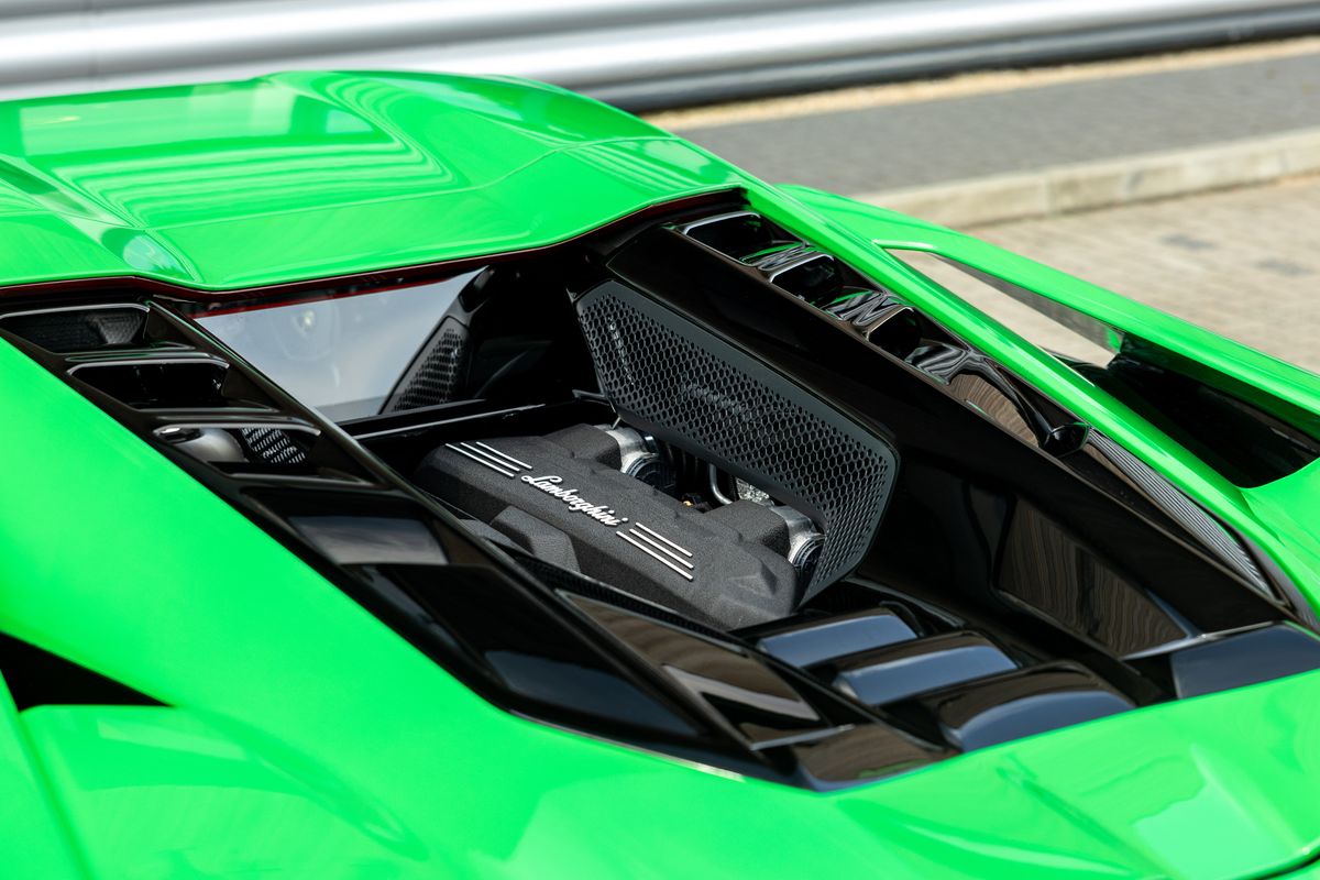 2024 Lamborghini Revuelto