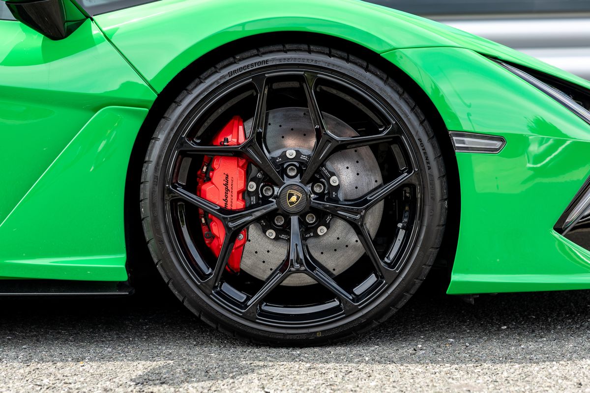2024 Lamborghini Revuelto
