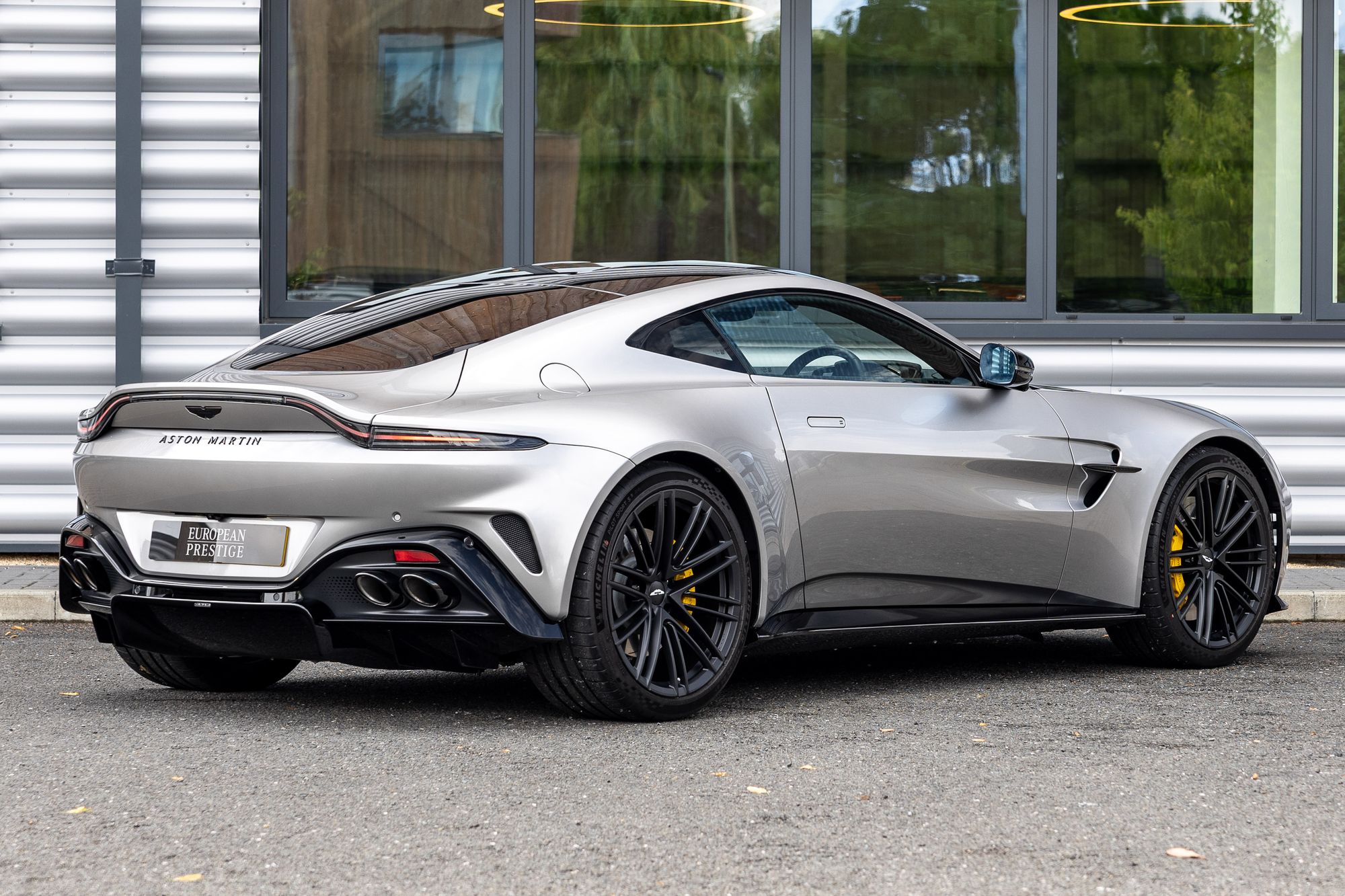 2025 Aston Martin Vantage