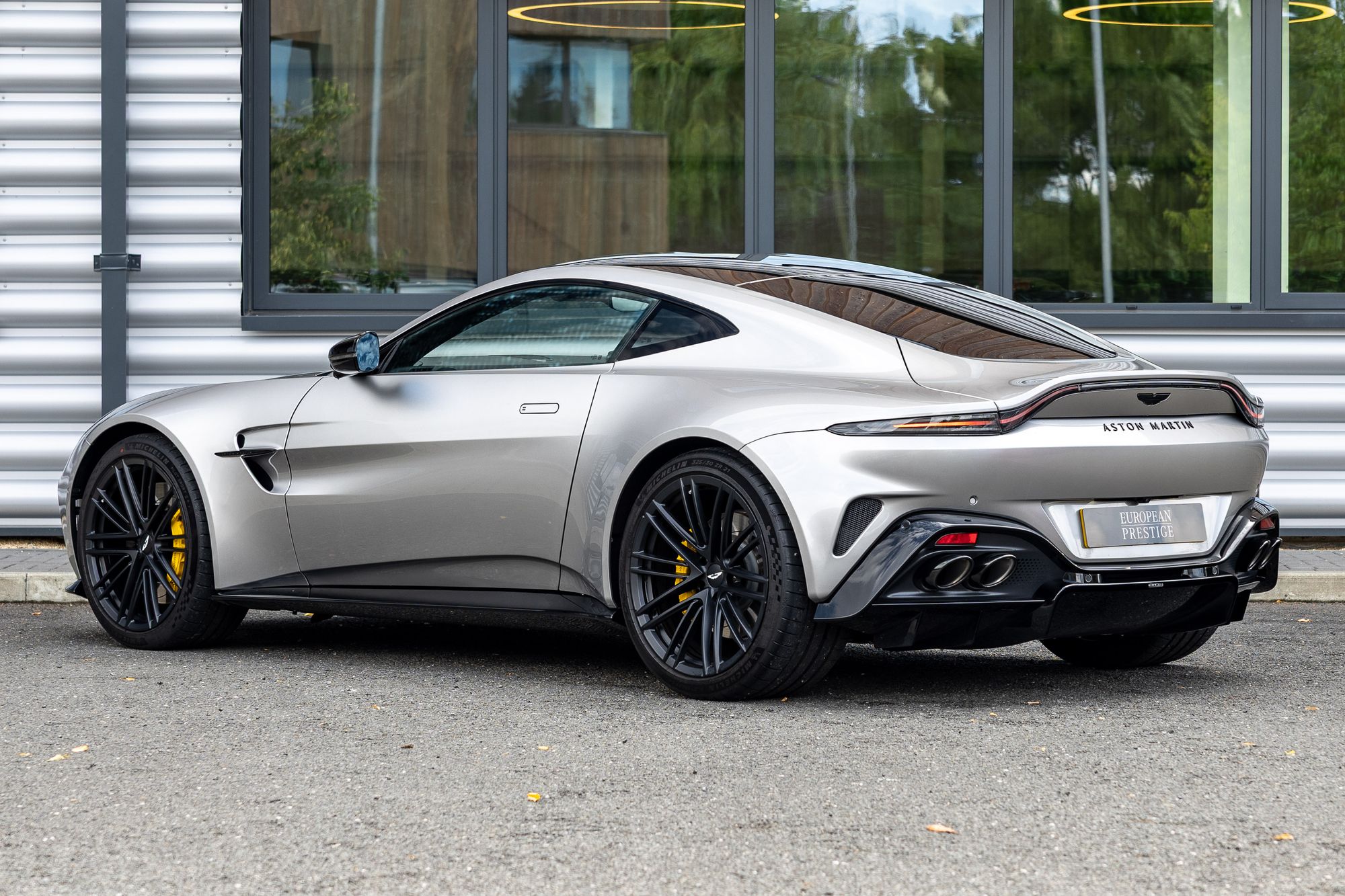 2025 Aston Martin Vantage