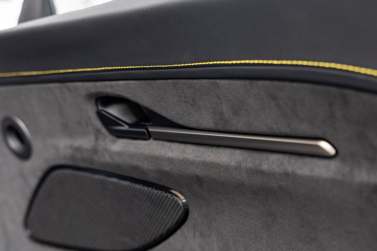 2025 Aston Martin Vantage