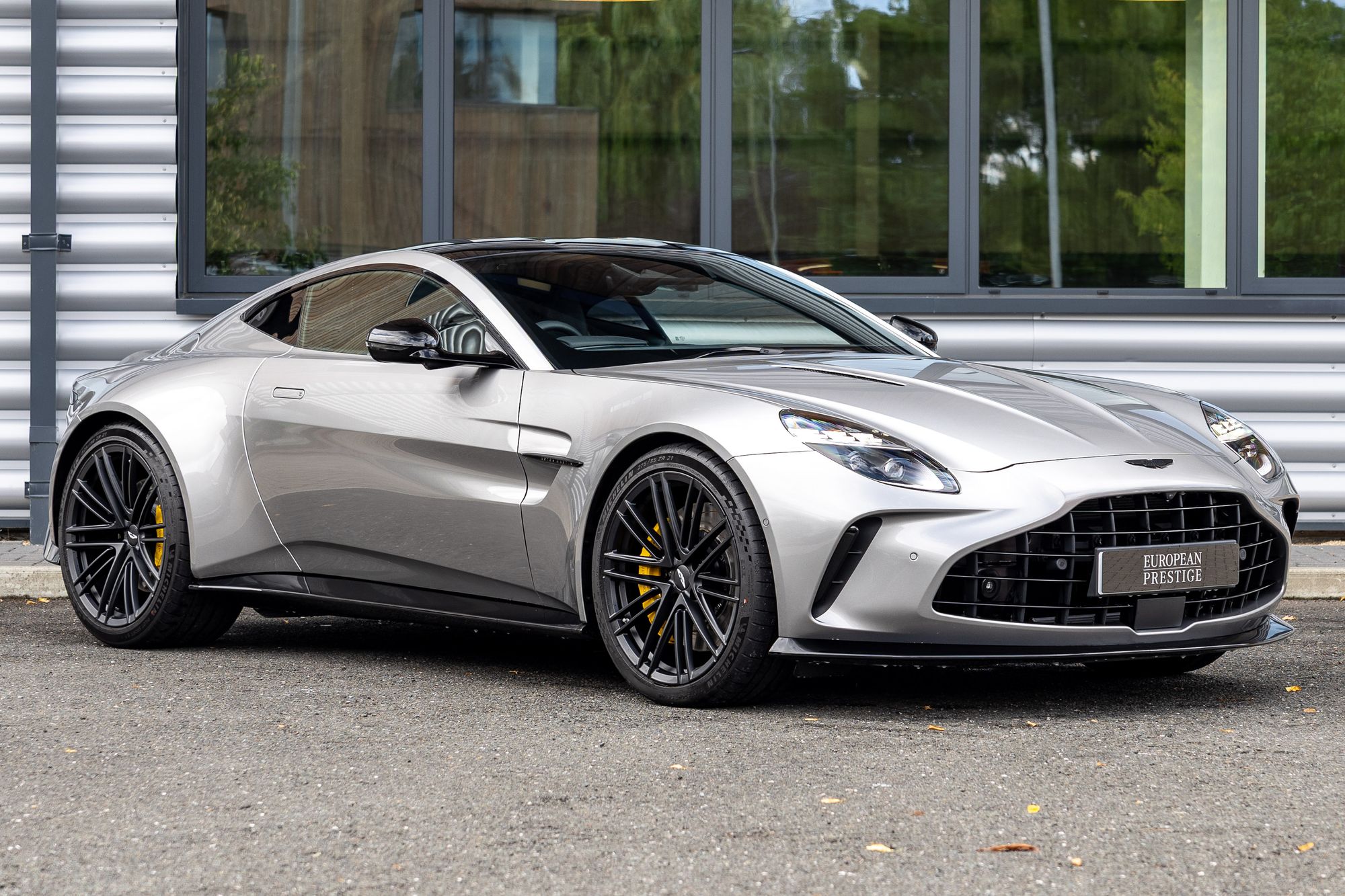2025 Aston Martin Vantage
