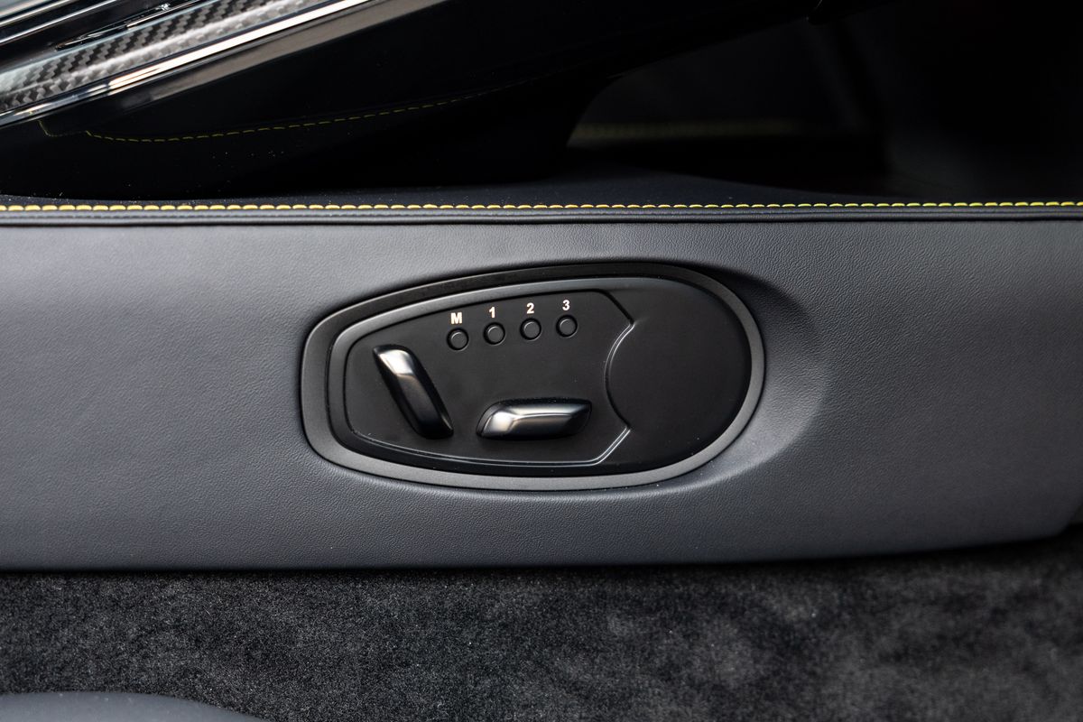 2025 Aston Martin Vantage
