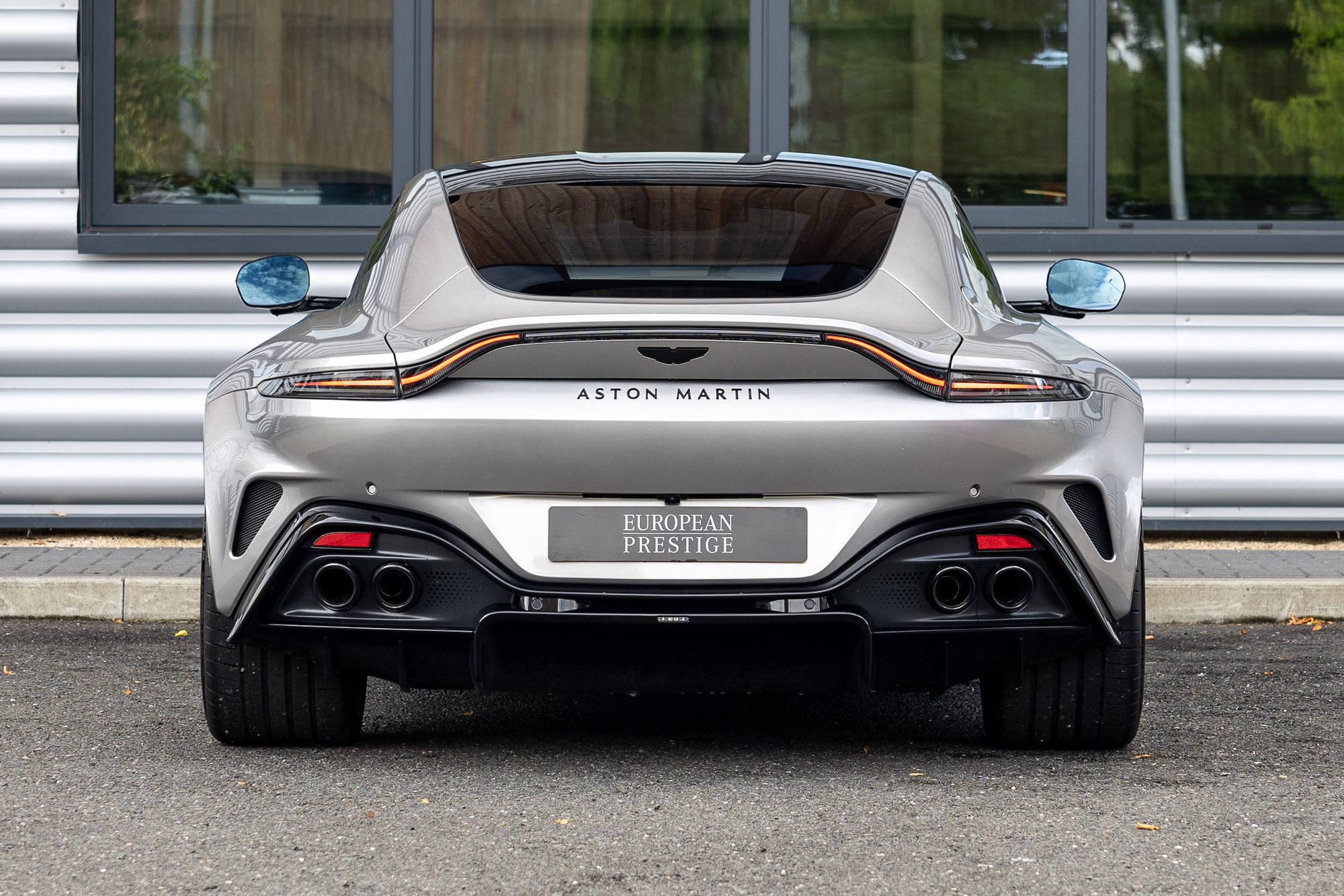 2025 Aston Martin Vantage