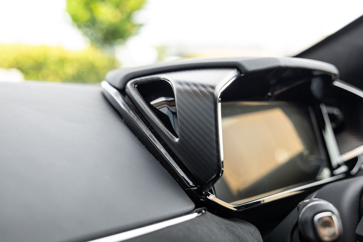 2025 Aston Martin Vantage