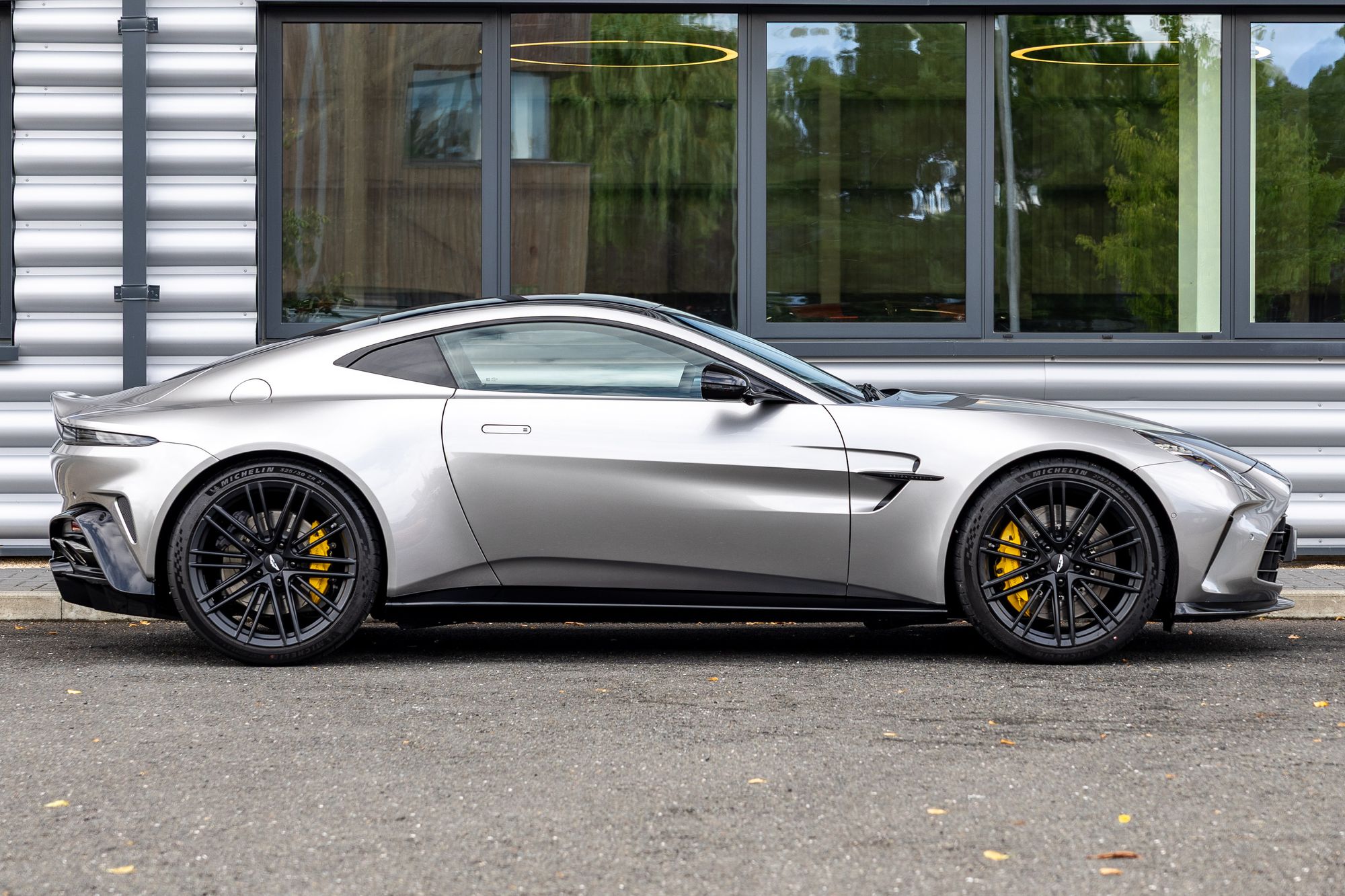 2025 Aston Martin Vantage