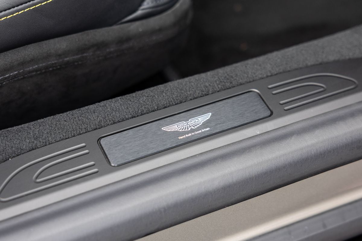 2025 Aston Martin Vantage
