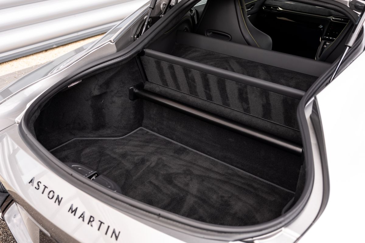 2025 Aston Martin Vantage