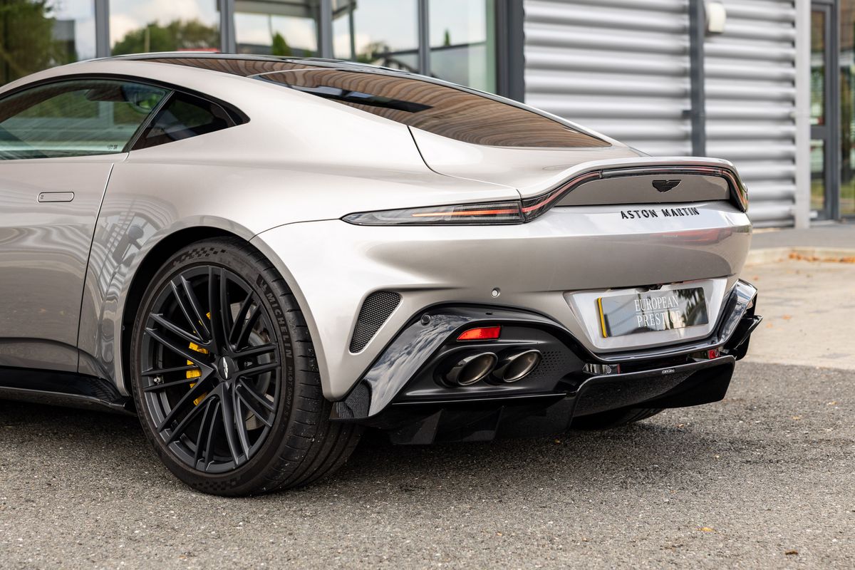 2025 Aston Martin Vantage