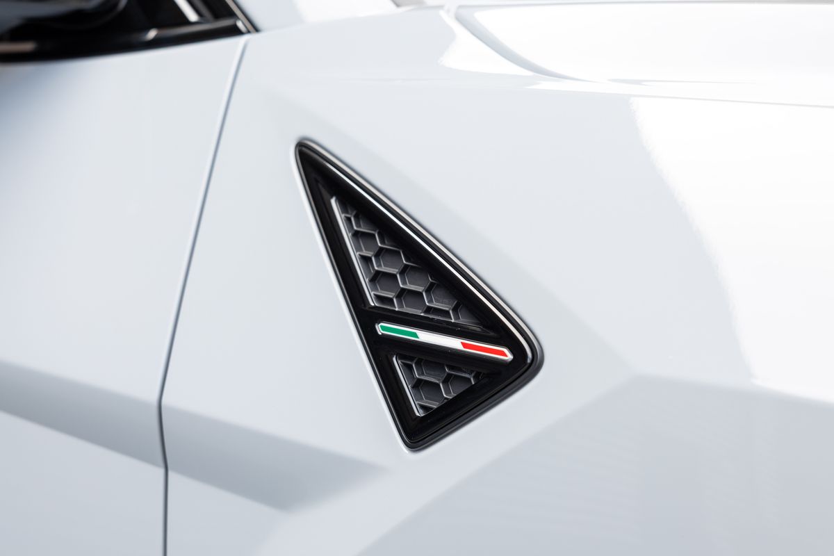2023 Lamborghini Urus S
