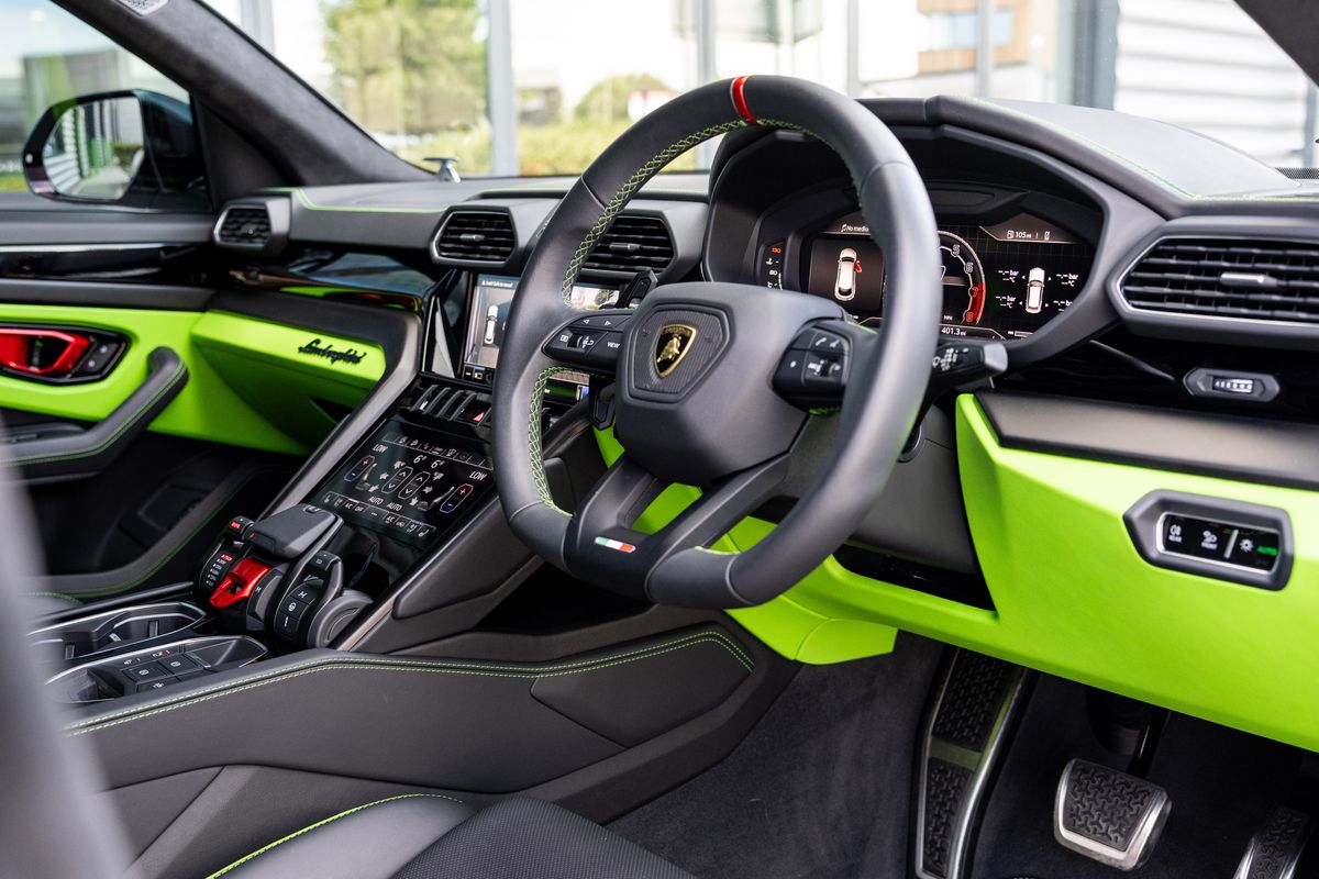 2023 Lamborghini Urus S