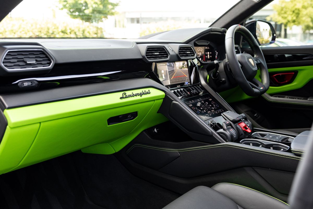 2023 Lamborghini Urus S