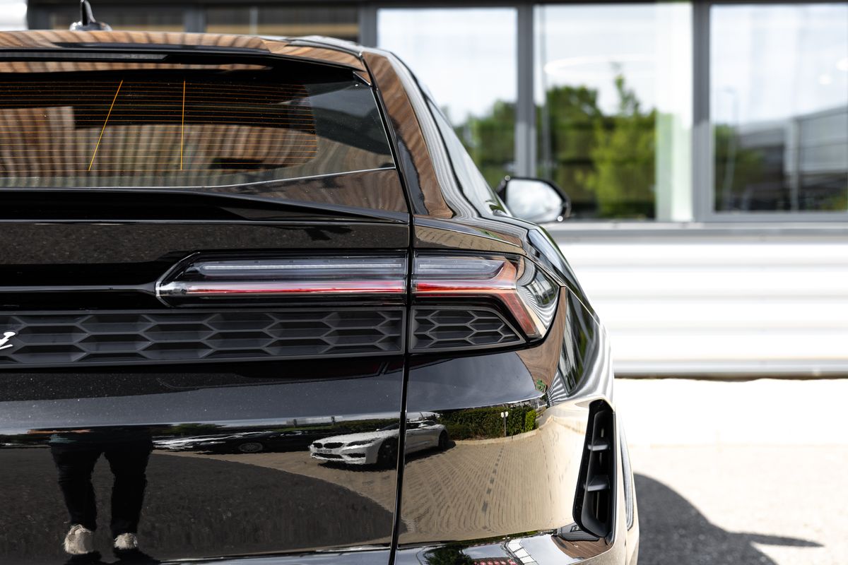 2025 Lamborghini Urus SE
