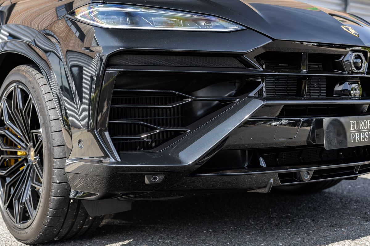 2025 Lamborghini Urus SE
