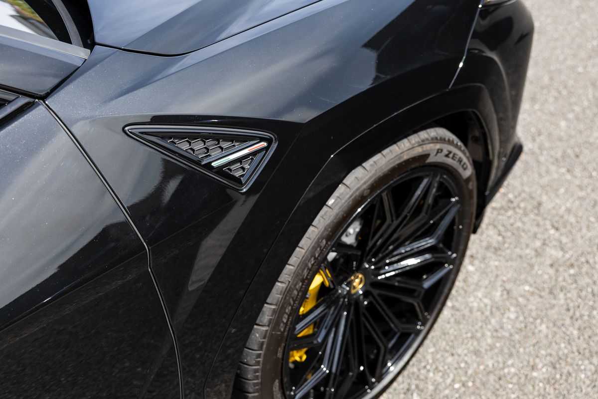 2025 Lamborghini Urus SE