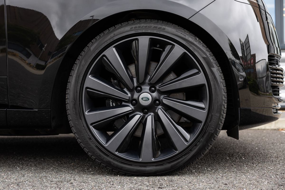 2023 Land Rover Range Rover SV Autobiography LWB