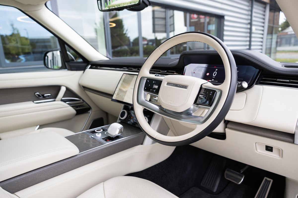 2023 Land Rover Range Rover SV Autobiography LWB