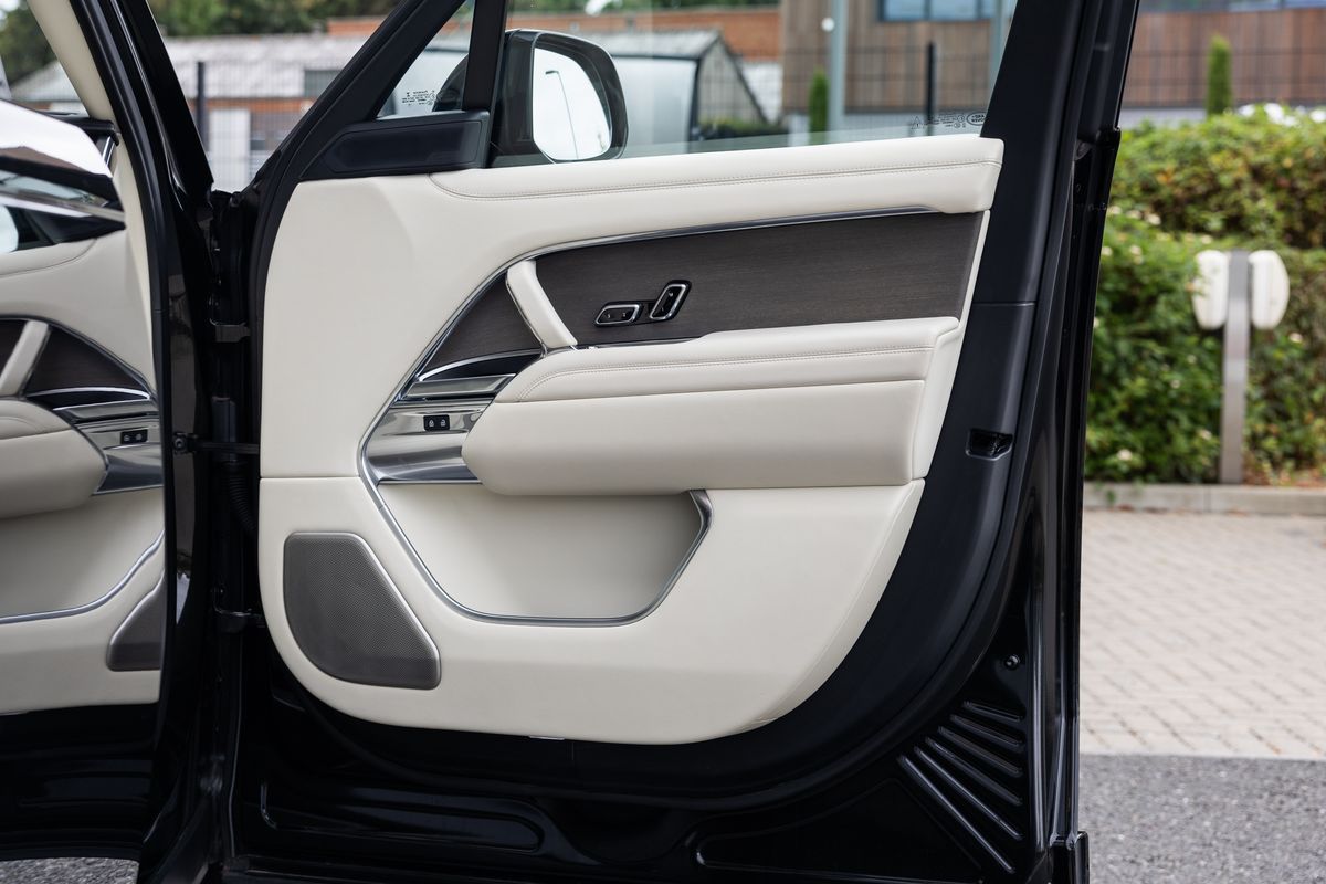 2023 Land Rover Range Rover SV Autobiography LWB