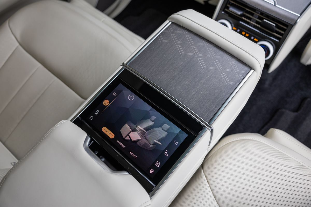 2023 Land Rover Range Rover SV Autobiography LWB