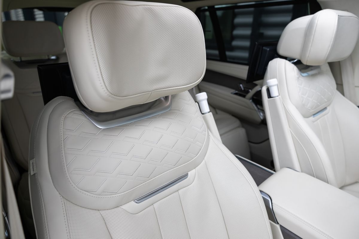 2023 Land Rover Range Rover SV Autobiography LWB