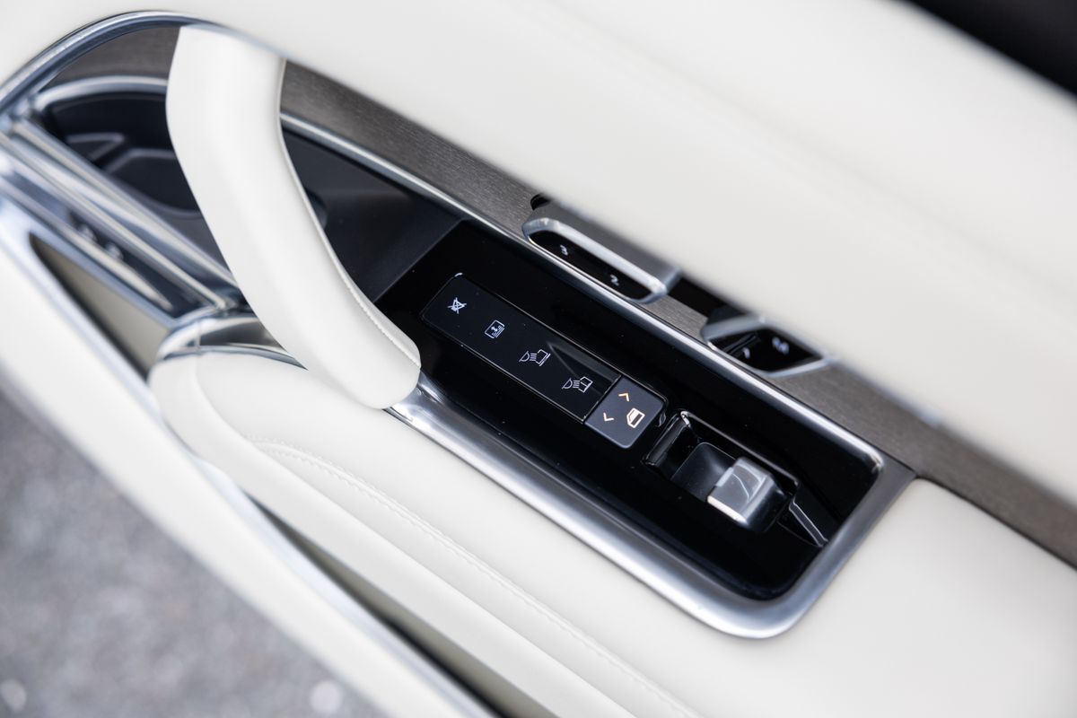 2023 Land Rover Range Rover SV Autobiography LWB