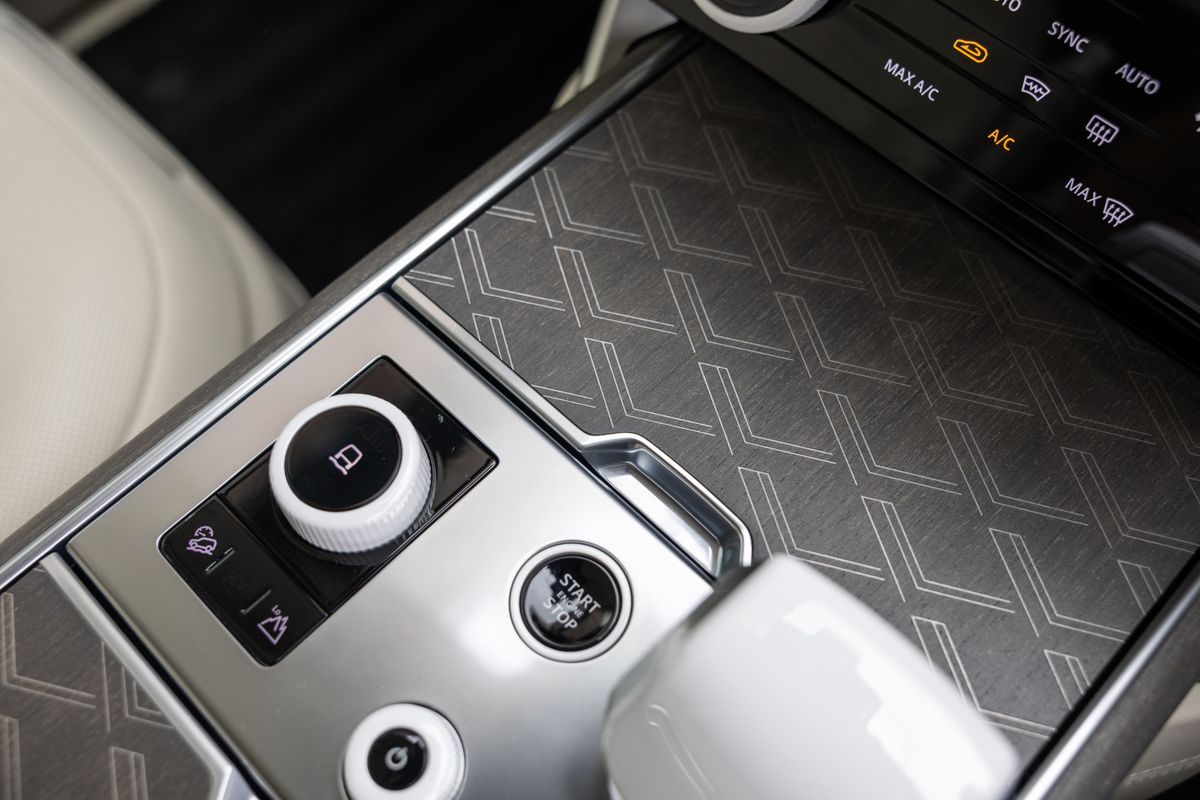 2023 Land Rover Range Rover SV Autobiography LWB