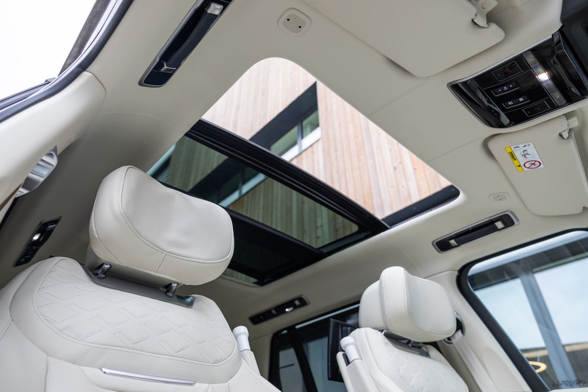 2023 Land Rover Range Rover SV Autobiography LWB