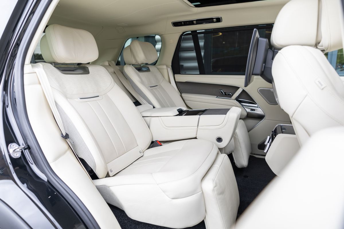 2023 Land Rover Range Rover SV Autobiography LWB