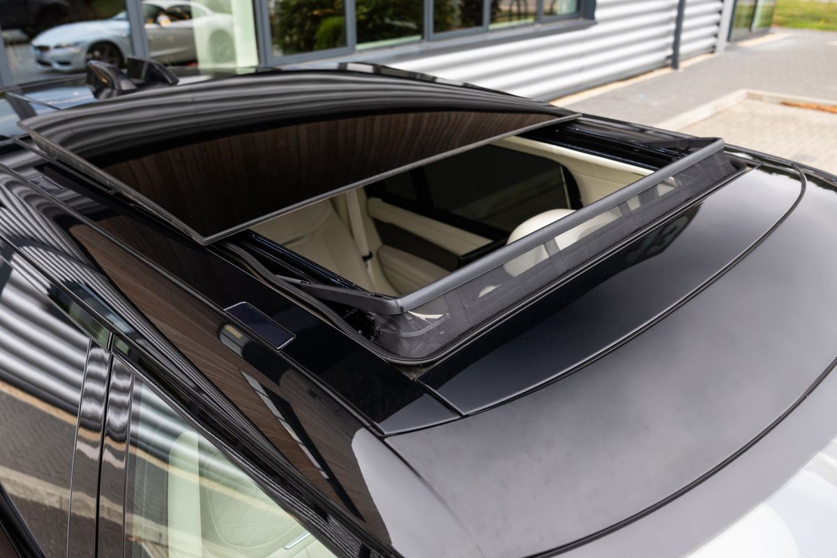 2023 Land Rover Range Rover SV Autobiography LWB