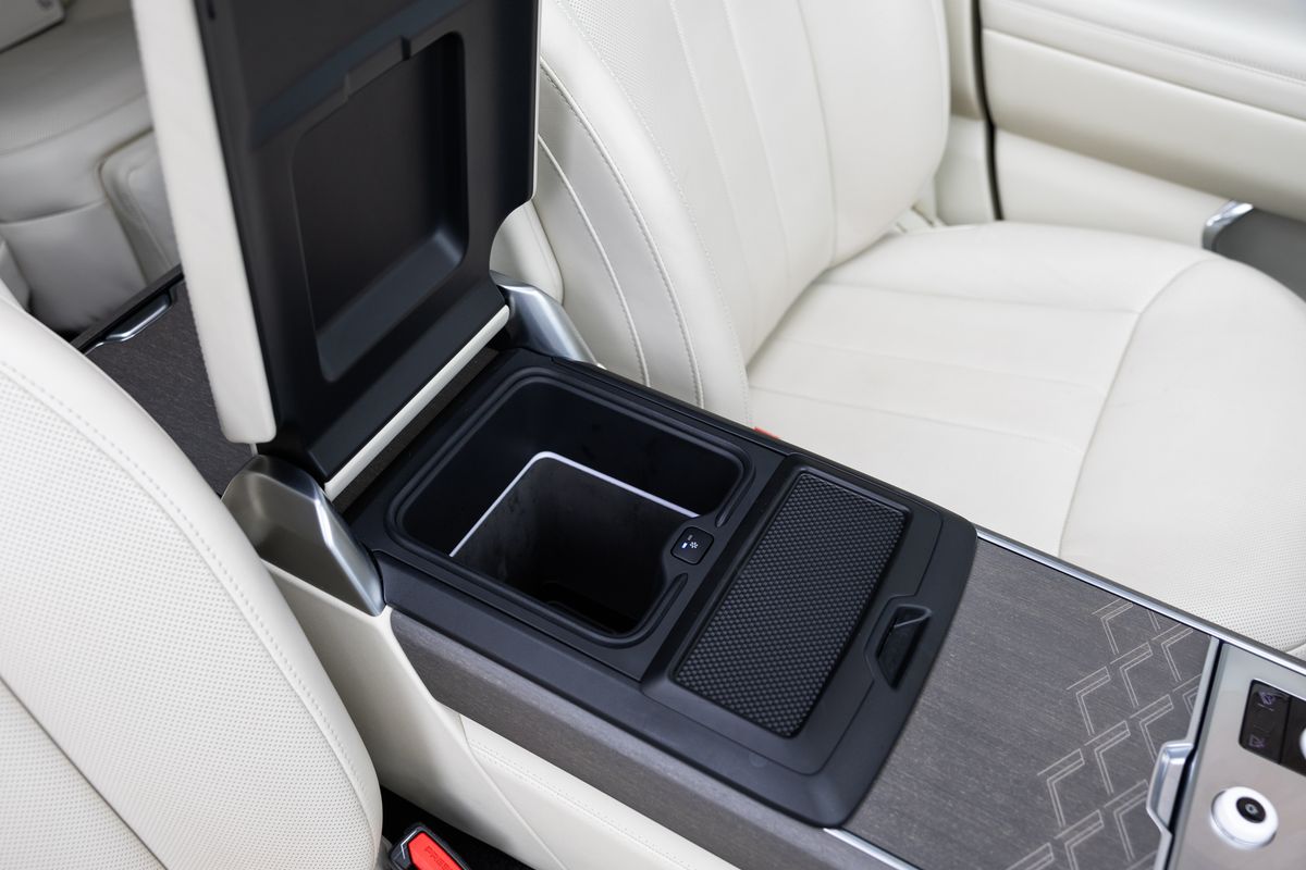 2023 Land Rover Range Rover SV Autobiography LWB