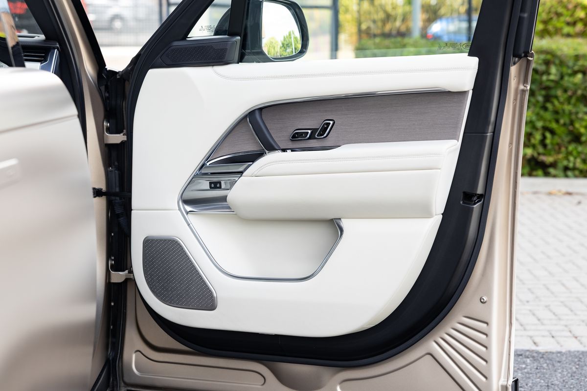 2022 Land Rover Range Rover P530 Autobiography First Edition
