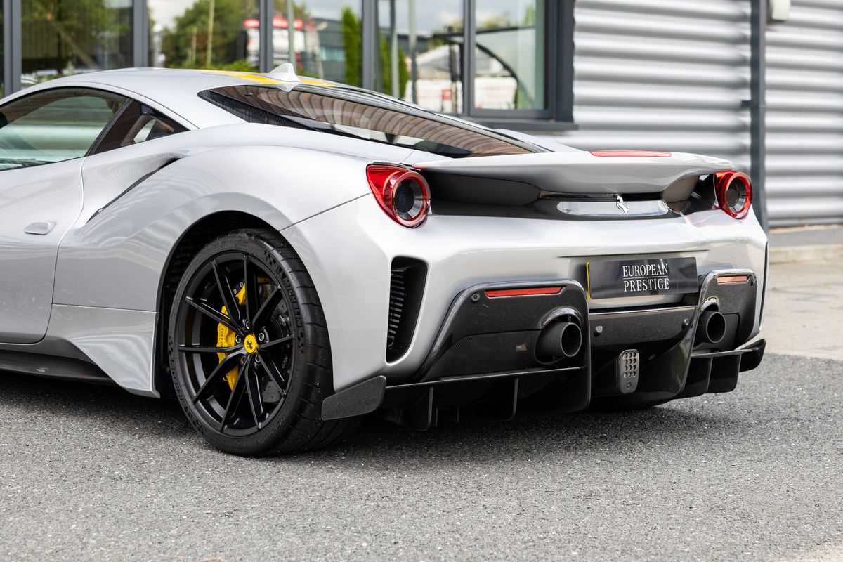 2020 Ferrari 488 Pista