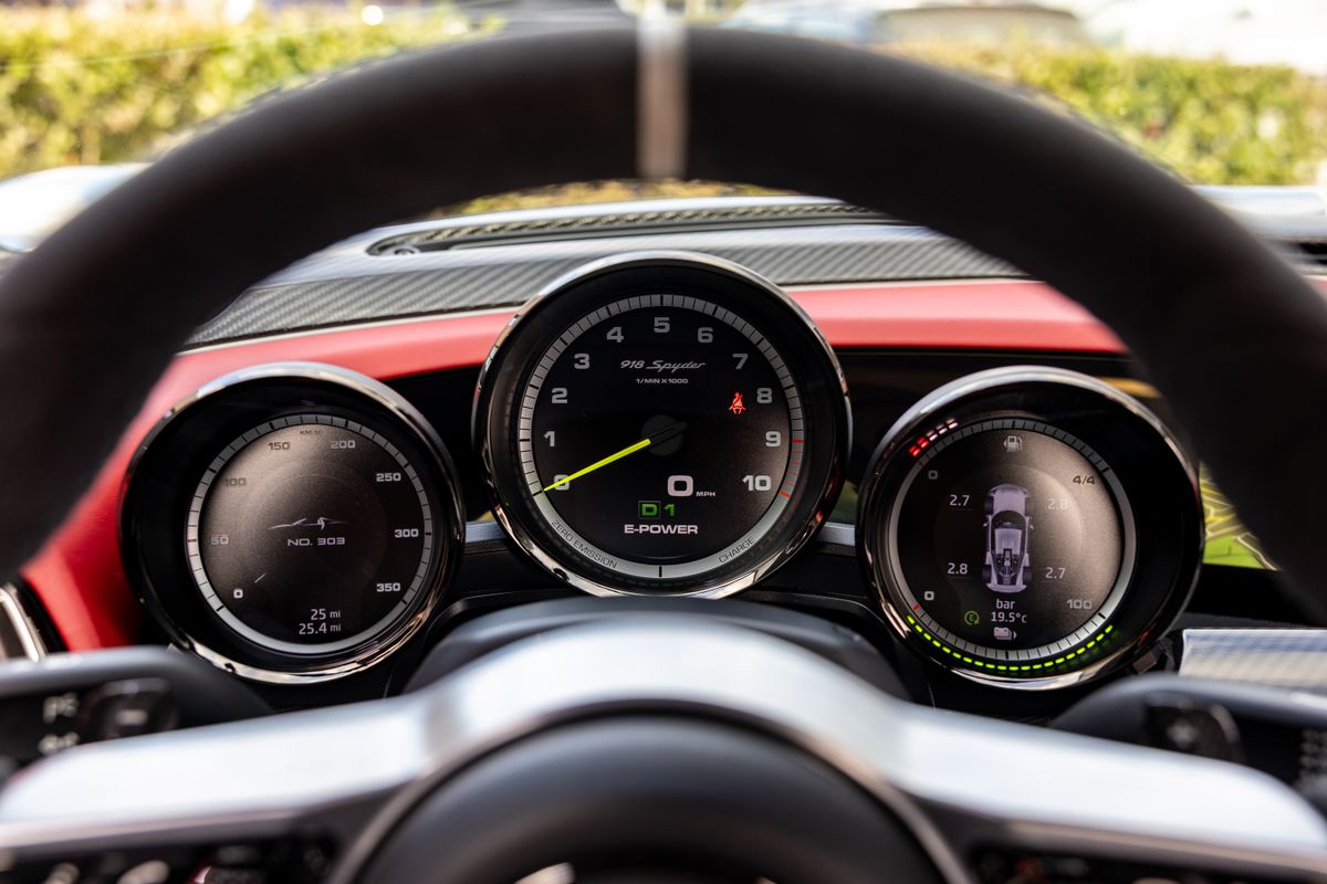 2015 Porsche 918 Spyder Weissach