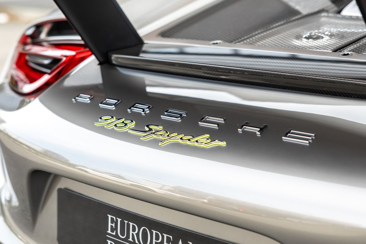 2015 Porsche 918 Spyder Weissach